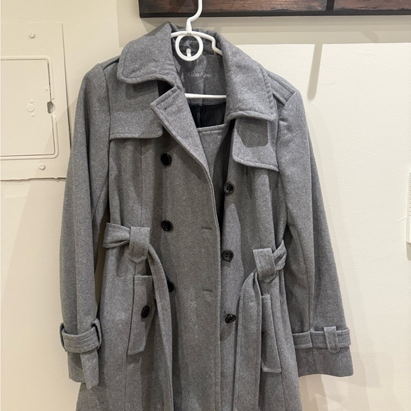 Calvin Klein Gray Trench Coat with Wide Lapel and Matching Belt